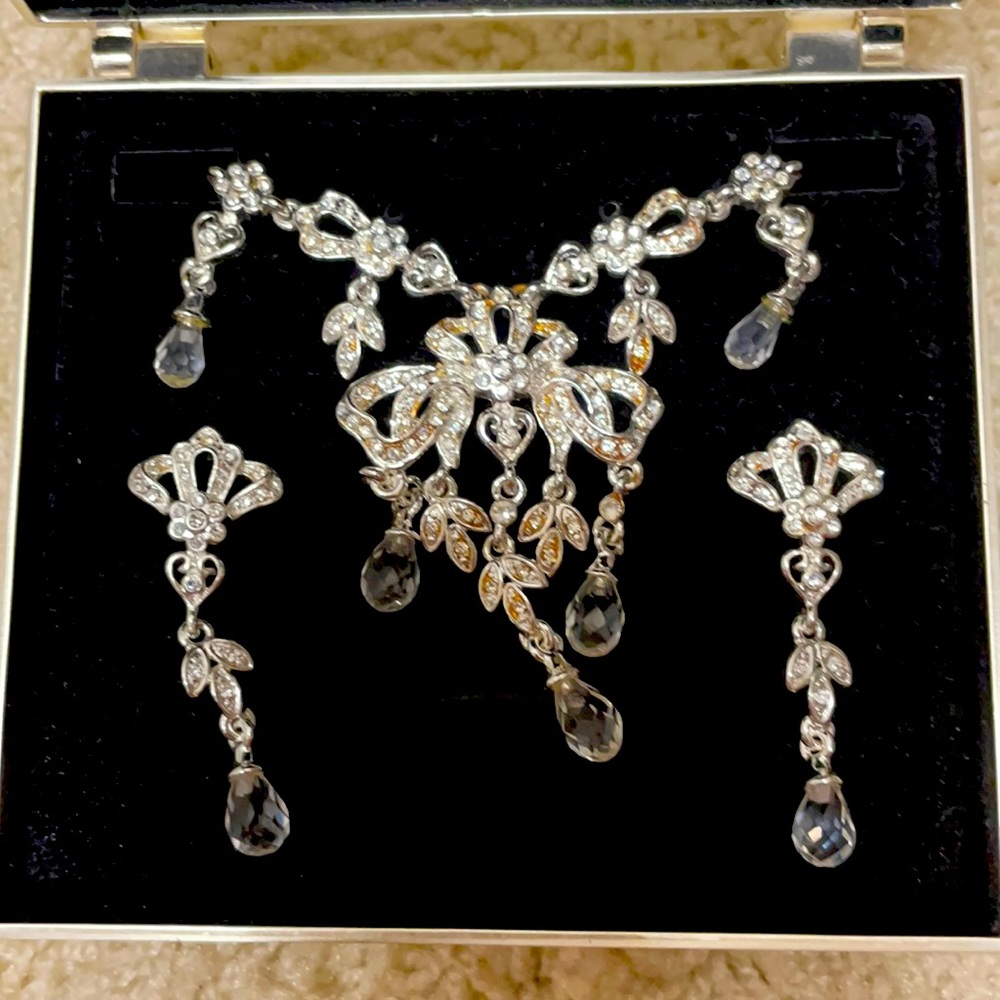 Things Remembered earring and necklace set